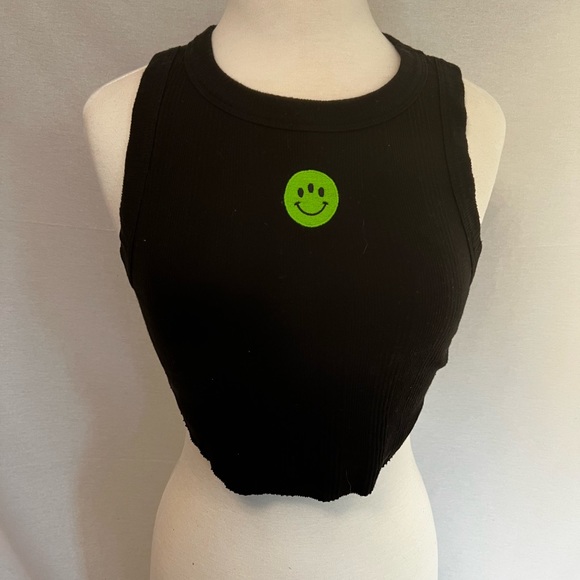 Alien Smiley Cropped Tee - Picture 5 of 6